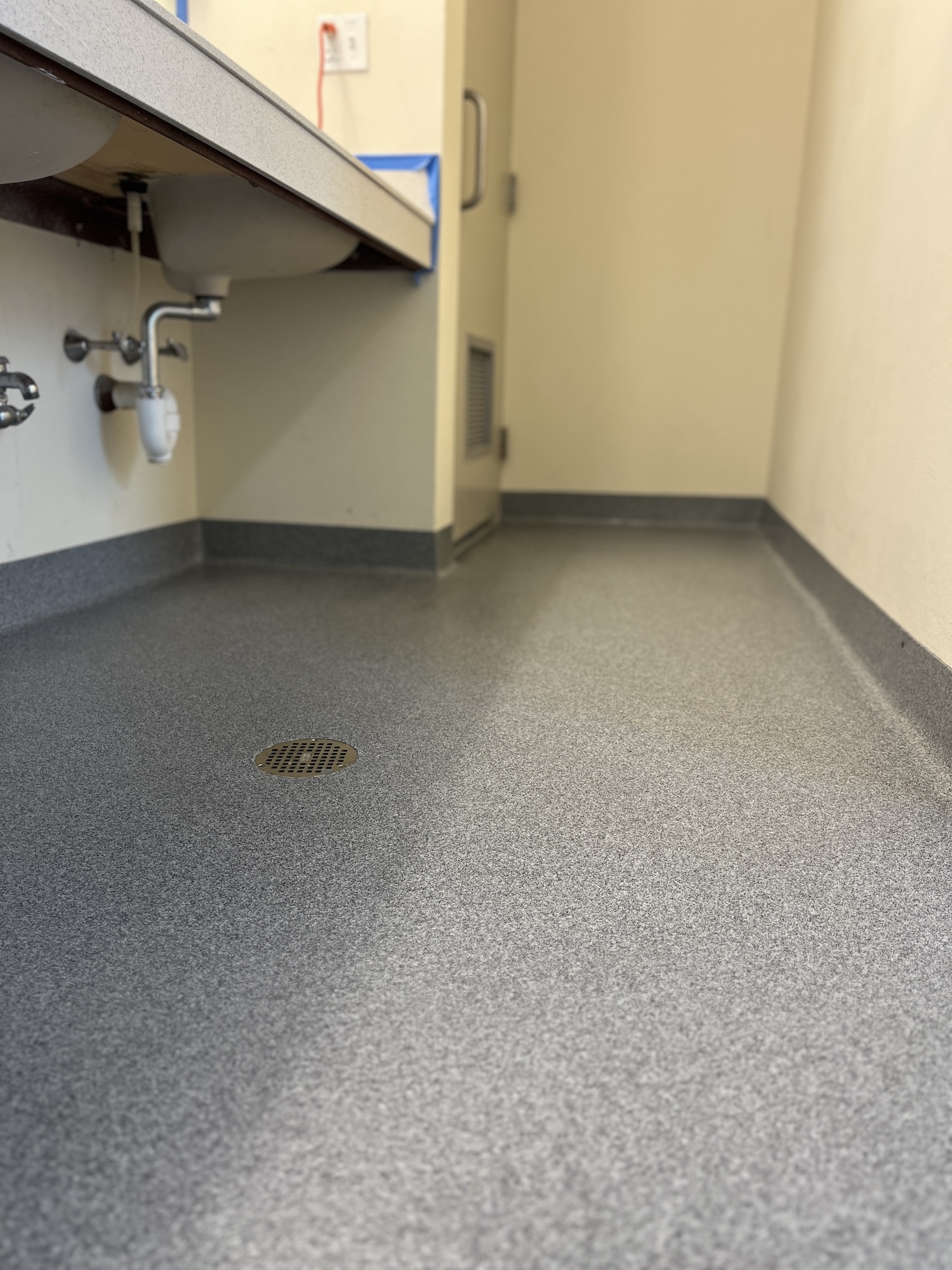 TRANSFORMING CAMPUS HOUSING: MODERN BATHROOMS FOR A COLLEGE-PREPARATORY SCHOOL